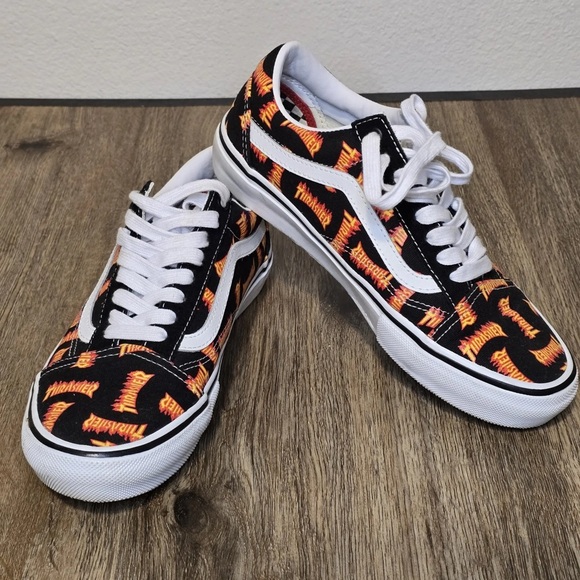 VANS x Thrasher Old Skool Skate Low Top Black Mens Canvas sneakers - Picture 1 of 8